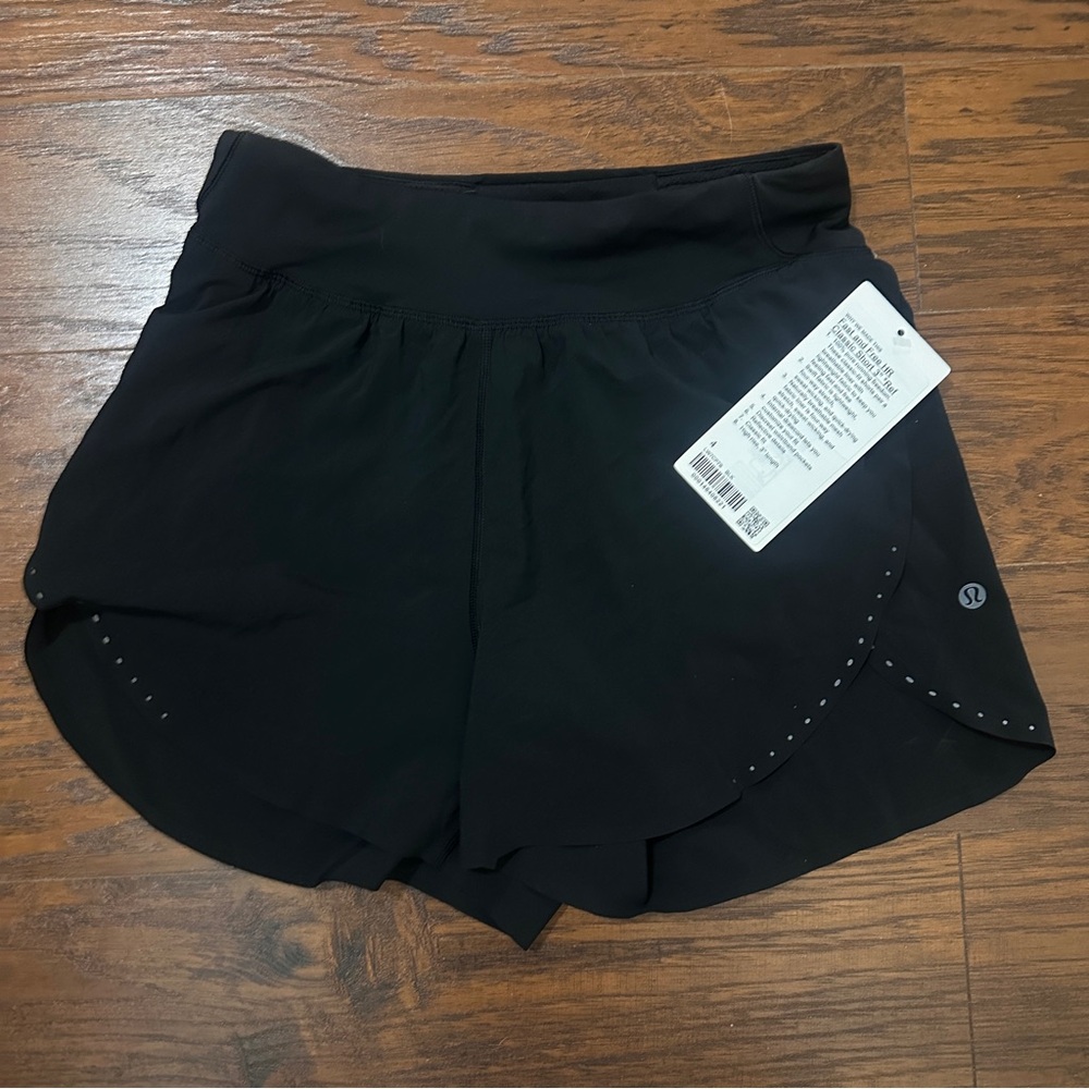 NWT Black Lululemon Fast and Free HR Classic Short 3” Ref Women’s Size 4